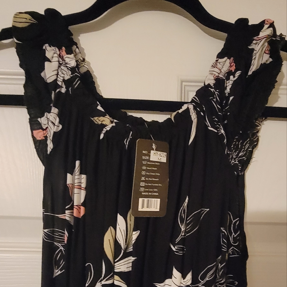 NWT Elastic Shoulder and Ankle J&W Jumpsuit. Women's Size M